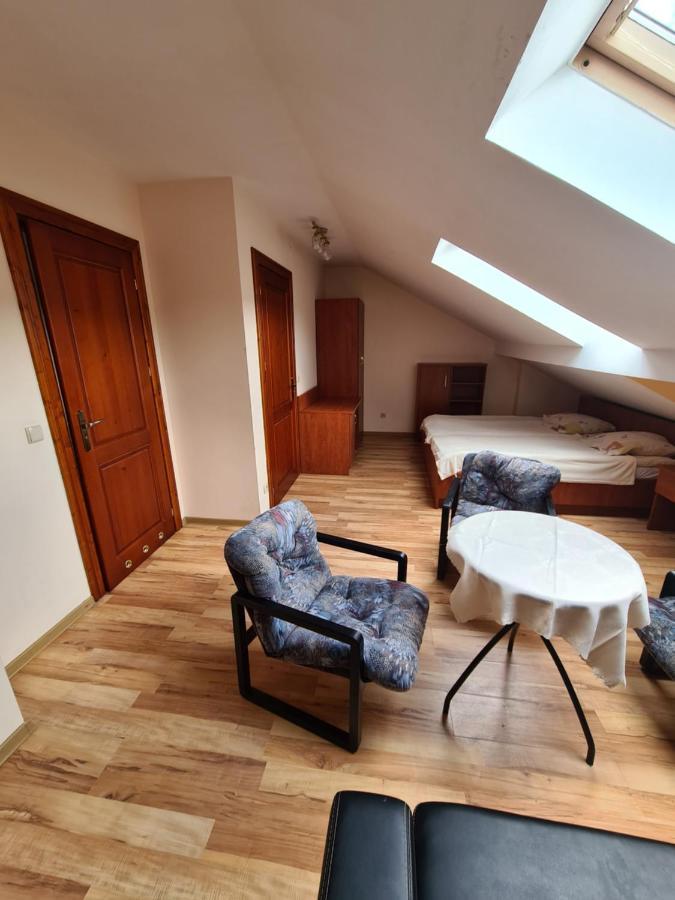 Gosciniec Halka Hostel Zwardon ภายนอก รูปภาพ