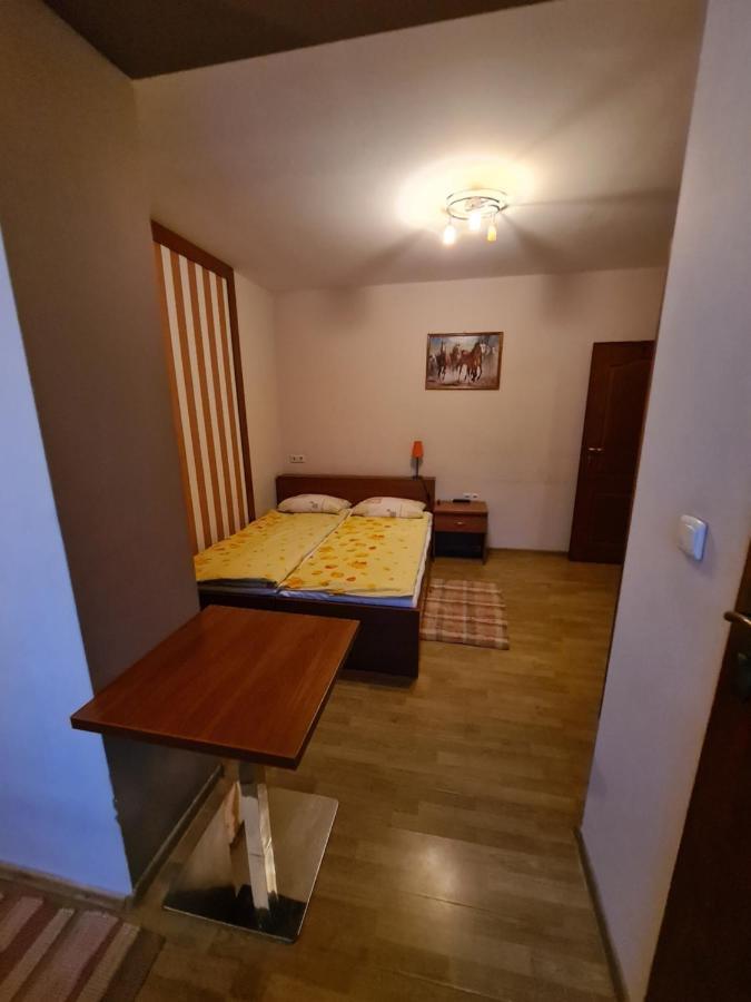 Gosciniec Halka Hostel Zwardon ภายนอก รูปภาพ